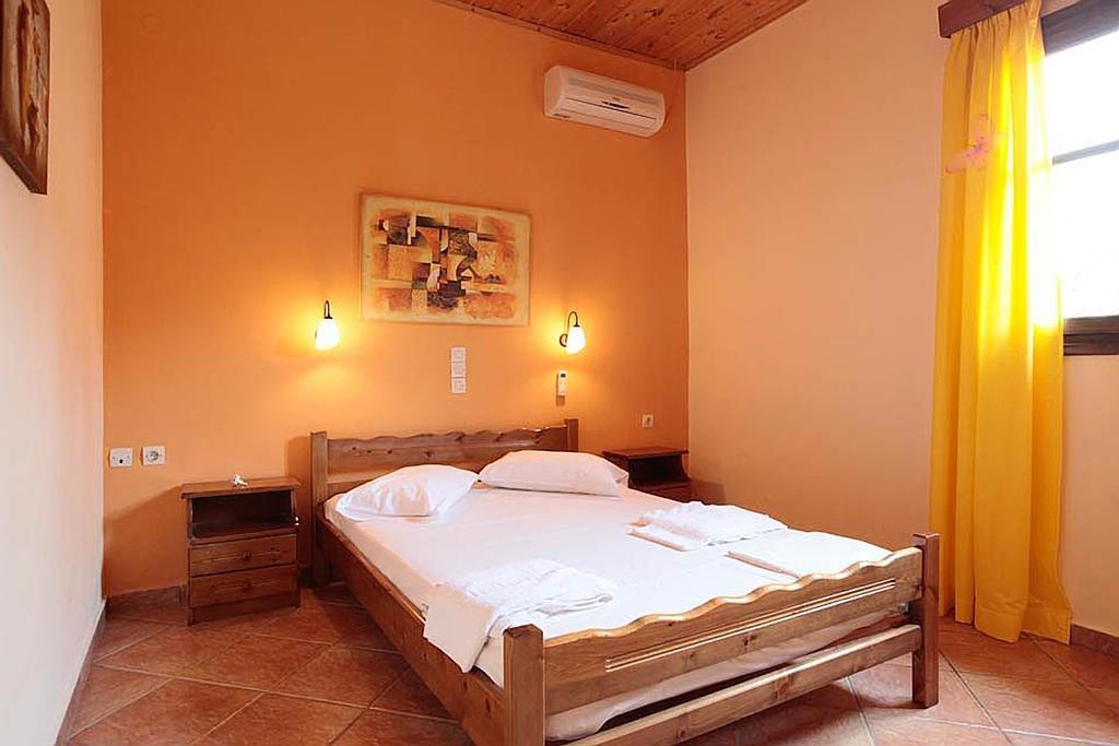 Yannis' Village Keri Room photo