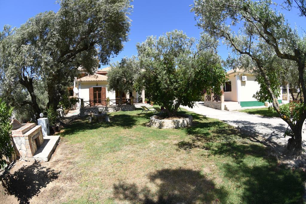 Yannis' Village Keri Exterior photo